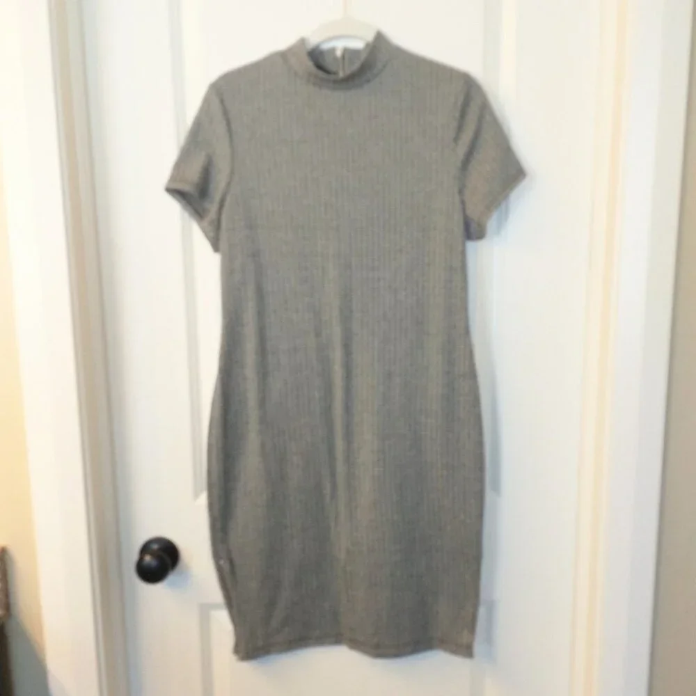 Women's Bar lll Black and White Short Sleeve Chevron Pattern Dress Size Large - Picture 2 of 11